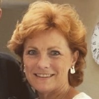 Lisa Lee Akacsos