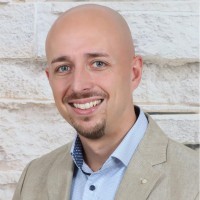 Dr. Fabian Freund