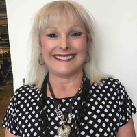 Tracey Holmes