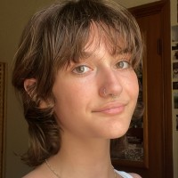 chloe lalaurette