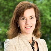 Caroline Fiennes (Newhouse)