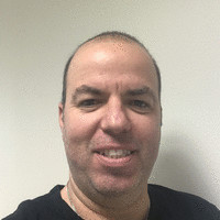 Eyal Zrien