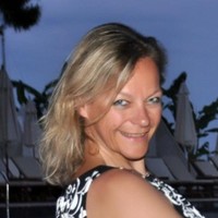 Nicole Van Hoeck