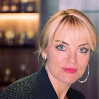 Julia Masiella, Mba