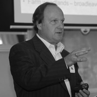 Edward Mills