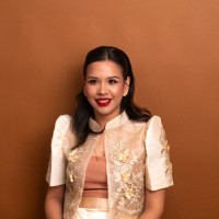 Claire Roble, Cpa