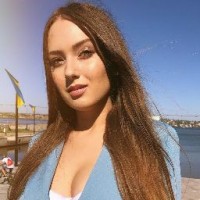 Яна Коломієць