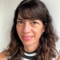 Camila Pires