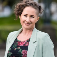 Claire Larsen