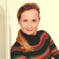 Nicole Farell