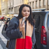 Lisa He