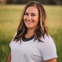 Nicole Mattos, Mba