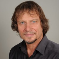 Dr. Manfred Suckow