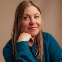 Arianne Ménard, Crha