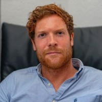 Dr. Jonas Kneer