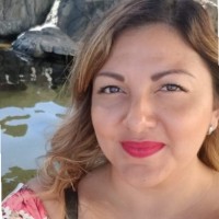 Lupe Flores