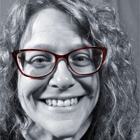 Lora Dyer