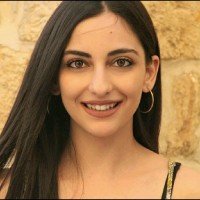 Lora Khamis
