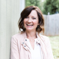Lara Howard