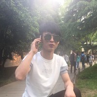 余家伟