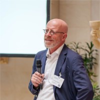 Dr. Rolf-Oliver Schwemer