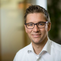 Dr. Hans Henning Thies
