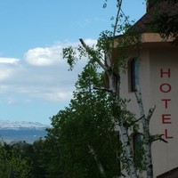 hotel emaly