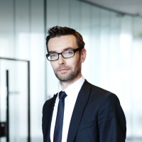 Dr. Sebastian T. Vogel