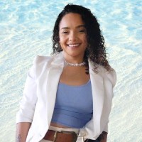 Thaís H. A. Marinho