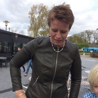 Nelleke Van Esch