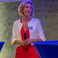 Caroline VANNEUVILLE