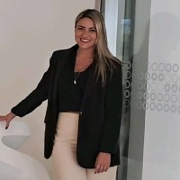 Karine Bueno