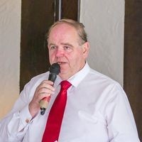 Malcolm Leach