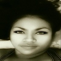 Yanneke Devie