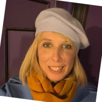 Tracey Robertson