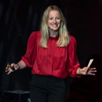 Camilla Sort