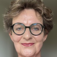 Züsi Born