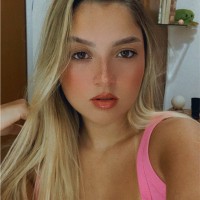Julia Alves