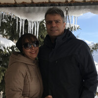 Azadeh Momeni