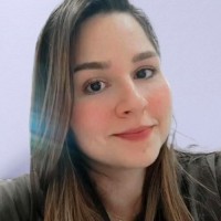 Nayara Queiroz Calenzo