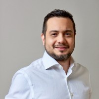 Andrés E.