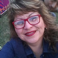 Yolanda Flores