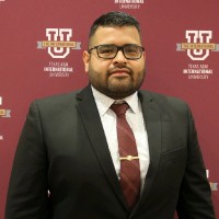 Luis H De La Cruz Jr.