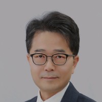 정진욱