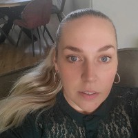 Angela de Vries