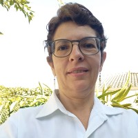 Adriana Araújo Pinto