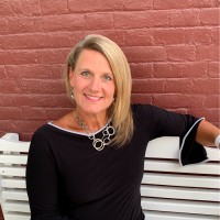 Lisa J Babb