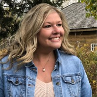 Kimberly Smuk, Rhia