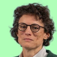 Annette Van Den Dries