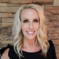 Kelli Mackenzie, Mba